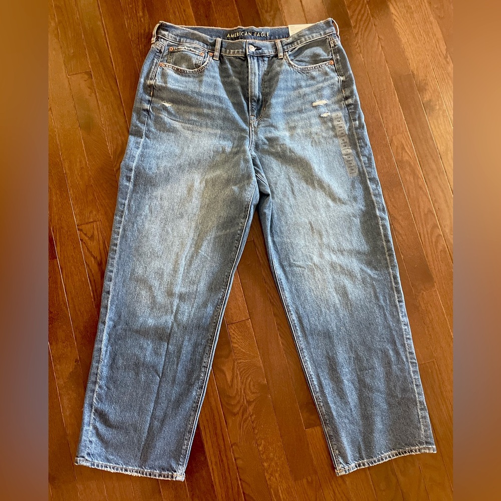 American Eagle Super High Rise Baggy Straight Strigid Jeans NWT